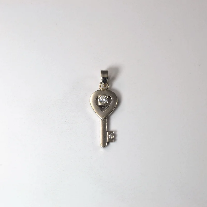 Diamond Key Pendant | 0.10ct |