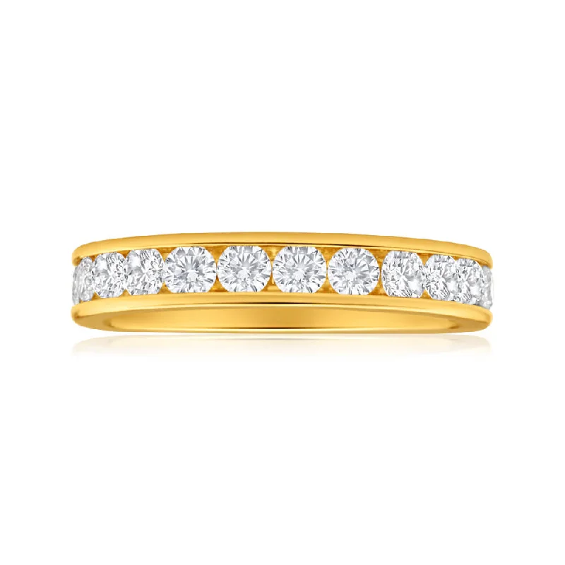 18ct Yellow Gold Ring With 1 Carat Of Channel Set Diamonds