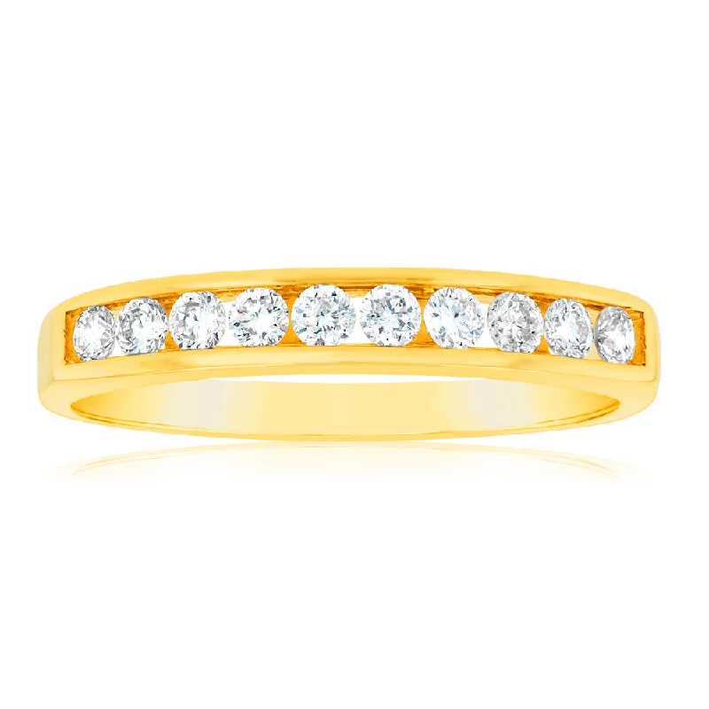 9ct Yellow Gold Diamond Ring Set with 10 Brilliant Diamonds