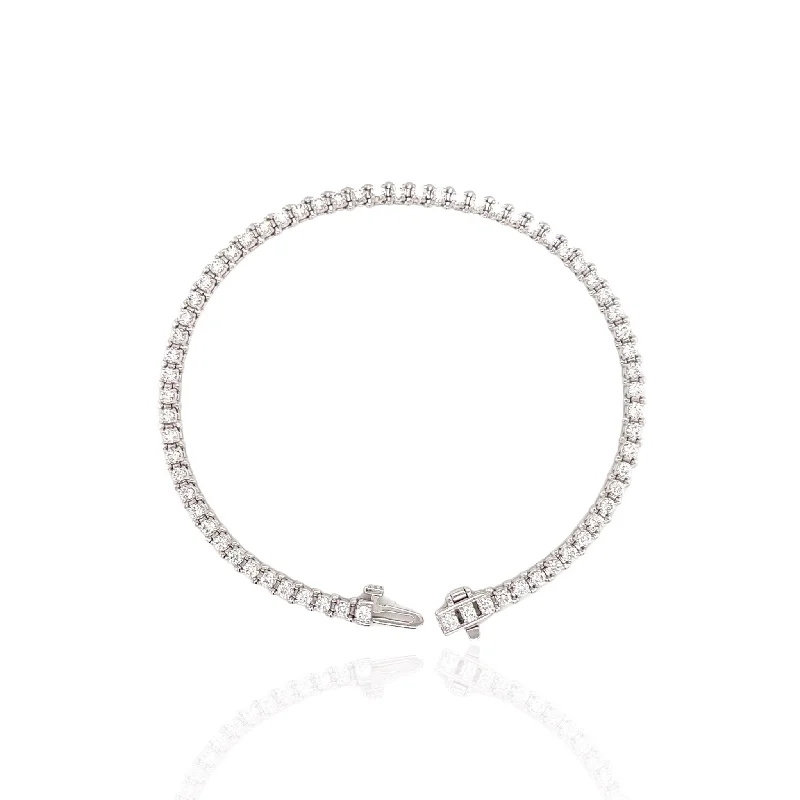 14 Karat White Gold 1.95 cttw Diamond Bracelet