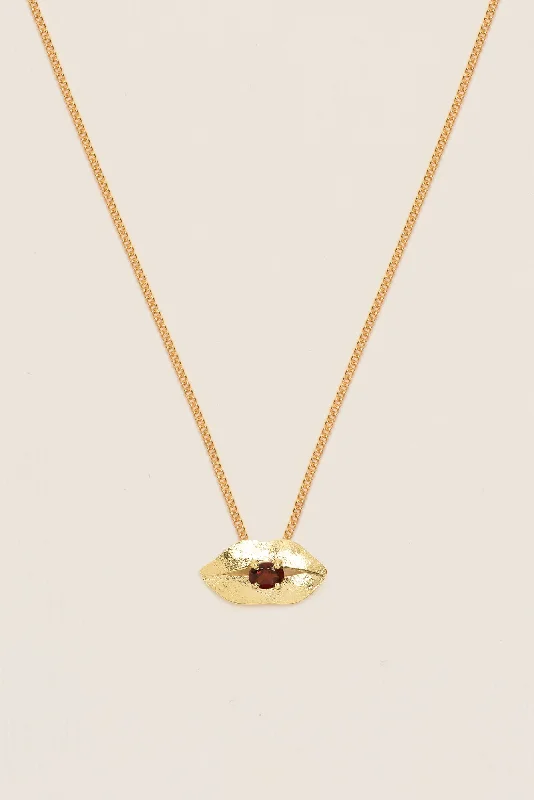 Lip 18K Gold Necklace w. Garnet